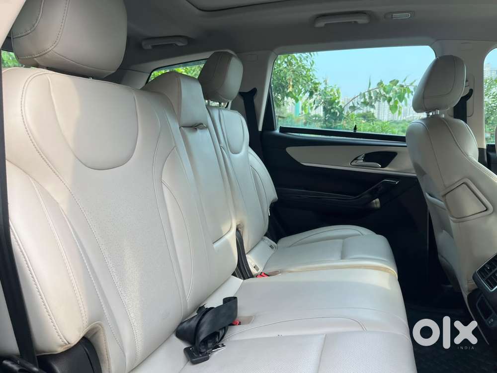 Mahindra Xuv700 2.0 Ax 7 Petrol At Luxury Pack Str, 2022, Petrol
