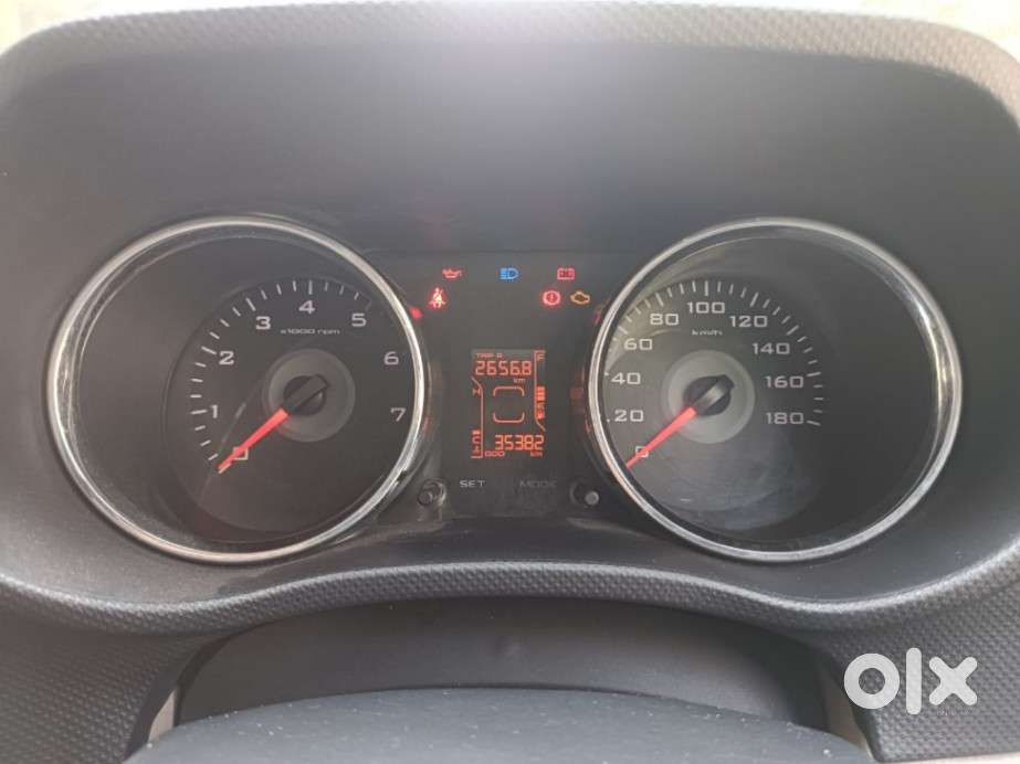 Mahindra Tuv 300 T8, 2016, Diesel