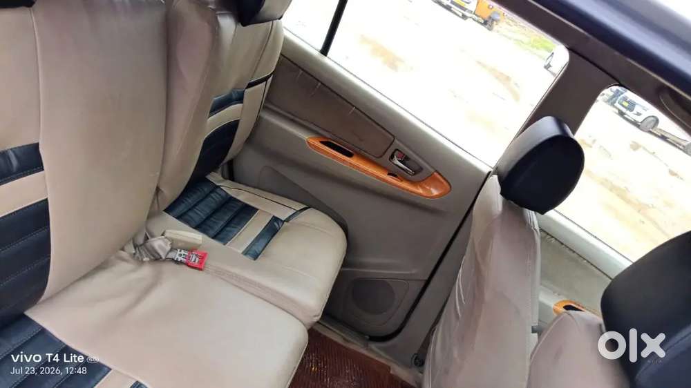 Toyota Innova 2.5 V Model 2011 Urgent Sale