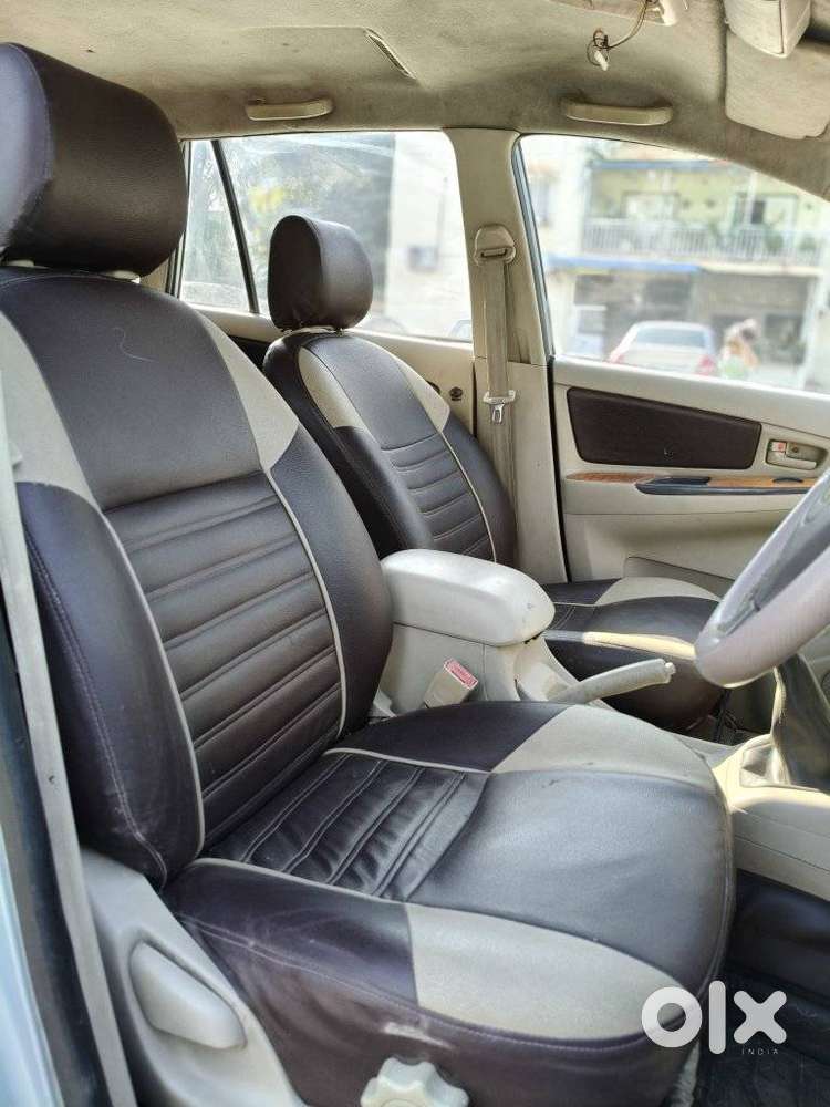 Toyota Innova 2004-2011 2.5 G4 Diesel 8-seater, 2011, Diesel