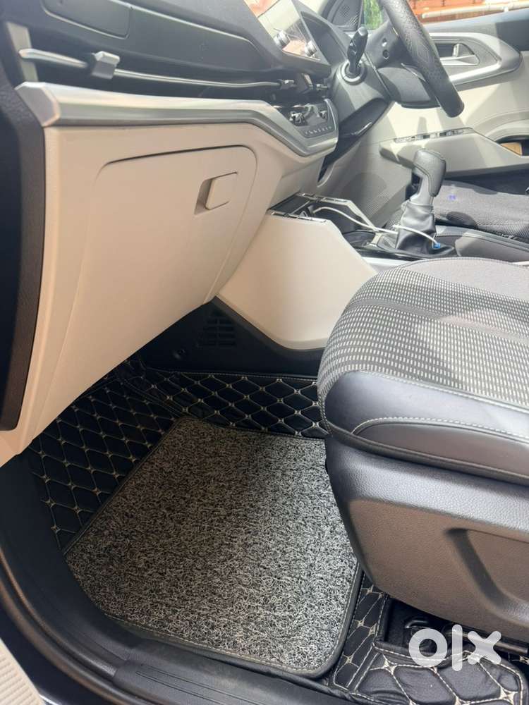 Kia Carens Petrol -   2022  22,354 Km  Single Owner
