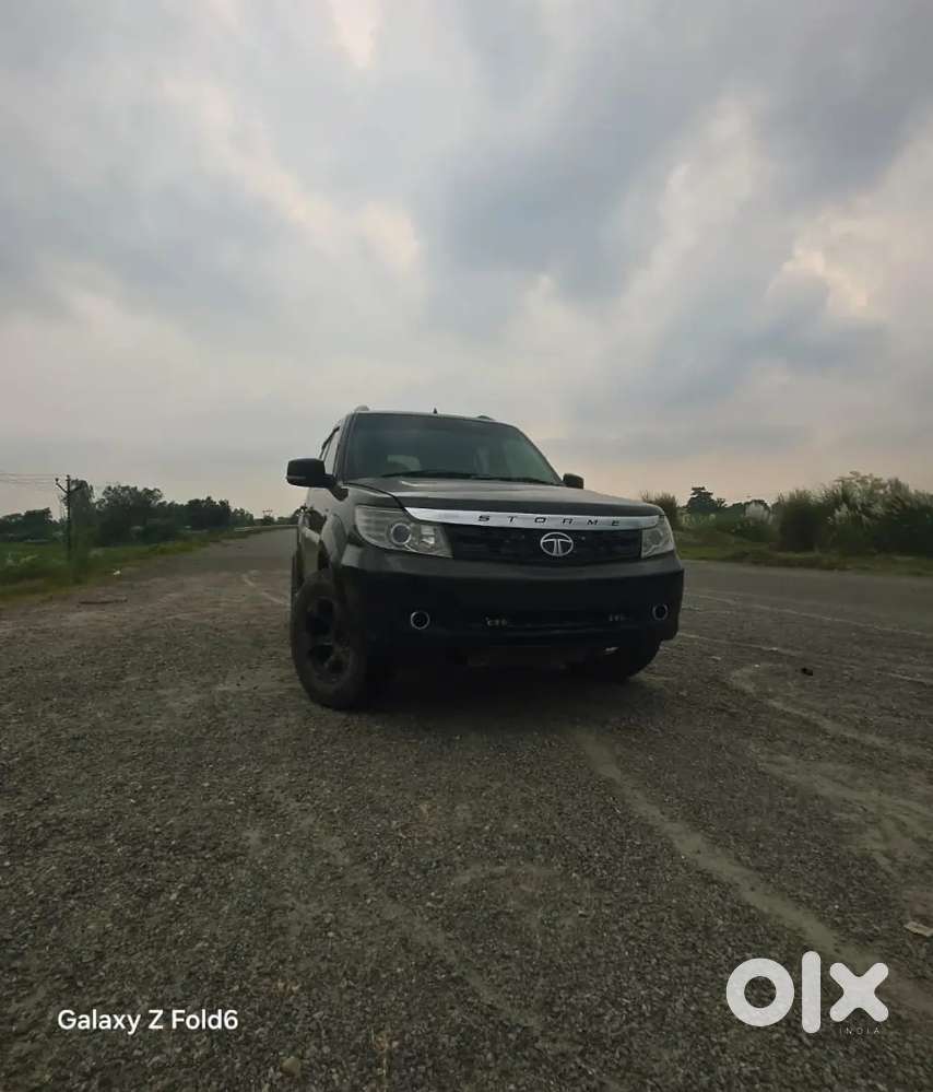 Tata Safari Storme 2017
