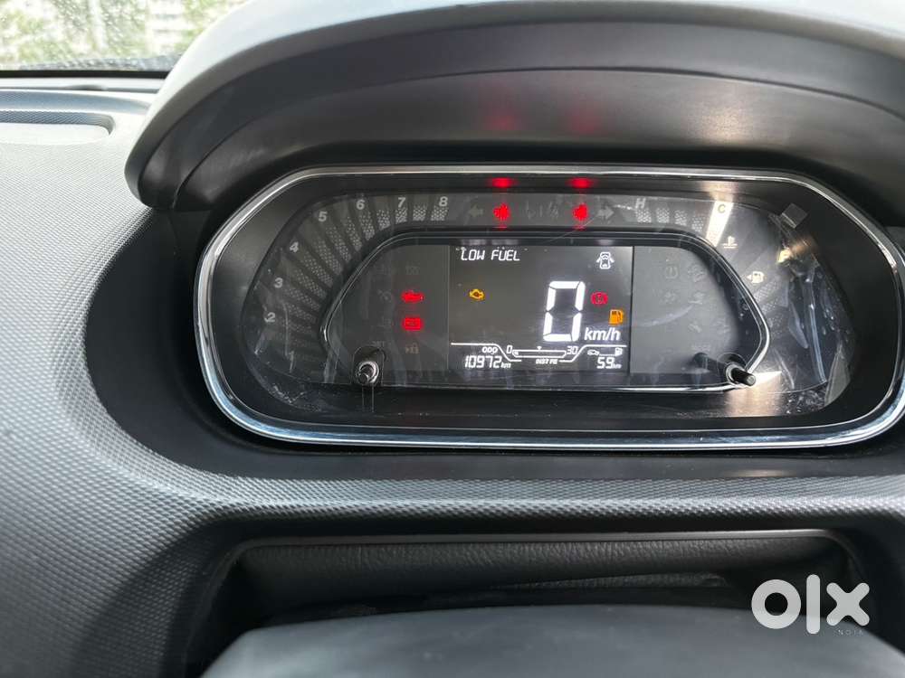 Tata Tiago Petrol 2024
