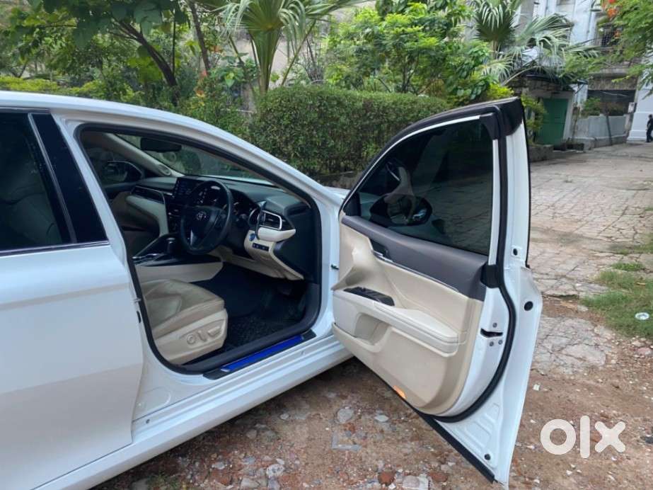 Toyota Camry Hybrid, 2024, Petrol