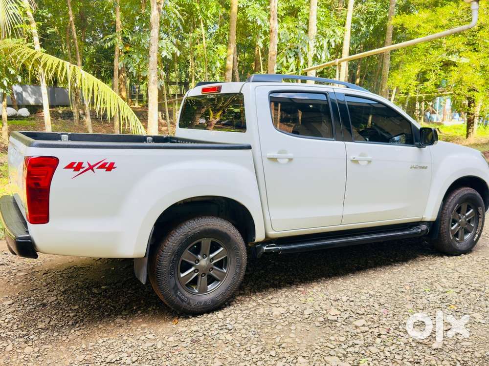 Isuzu D-max V-cross 2018 Diesel Good Condition
