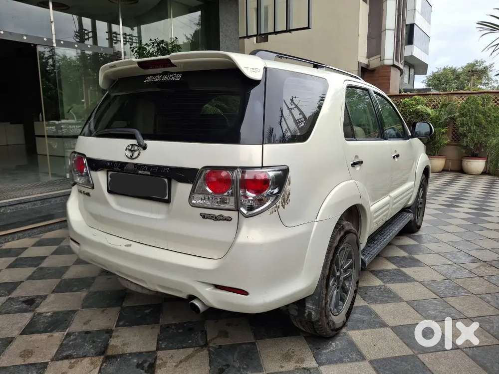 White Fortuner 2015 Gurgaon