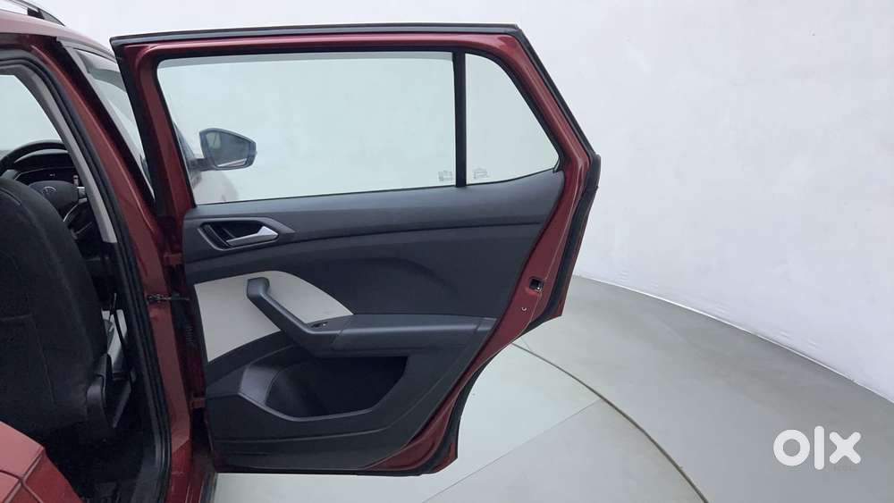 Volkswagen Taigun Topline 1.0 Tsi At (electric Seats), 2022, Petrol