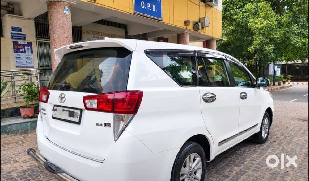 Toyota Innova Crysta 2.4 G Mt 8s, 2017, Diesel