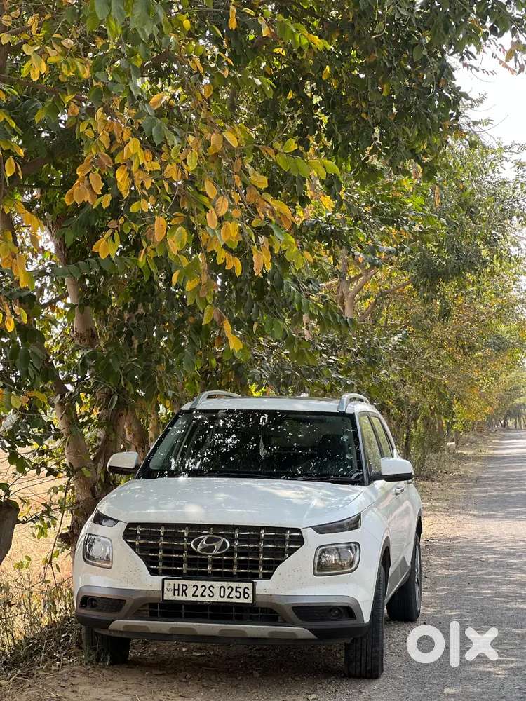 Hyundai Venue 2021 Petrol 45000 Km Driven