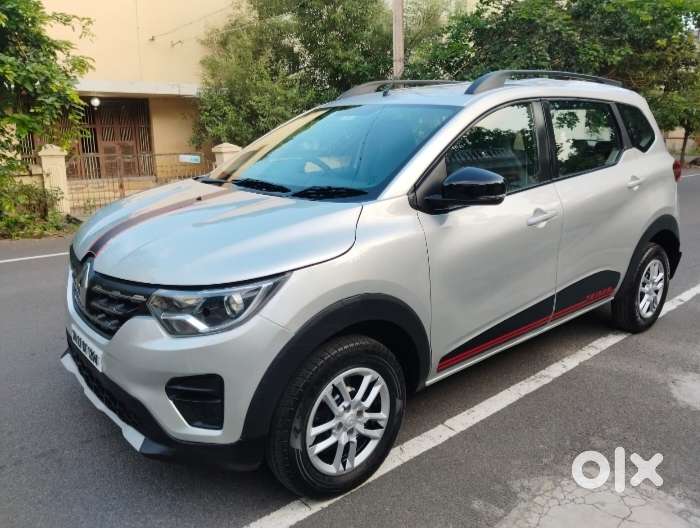 Renault Triber RXT, 2023, Petrol