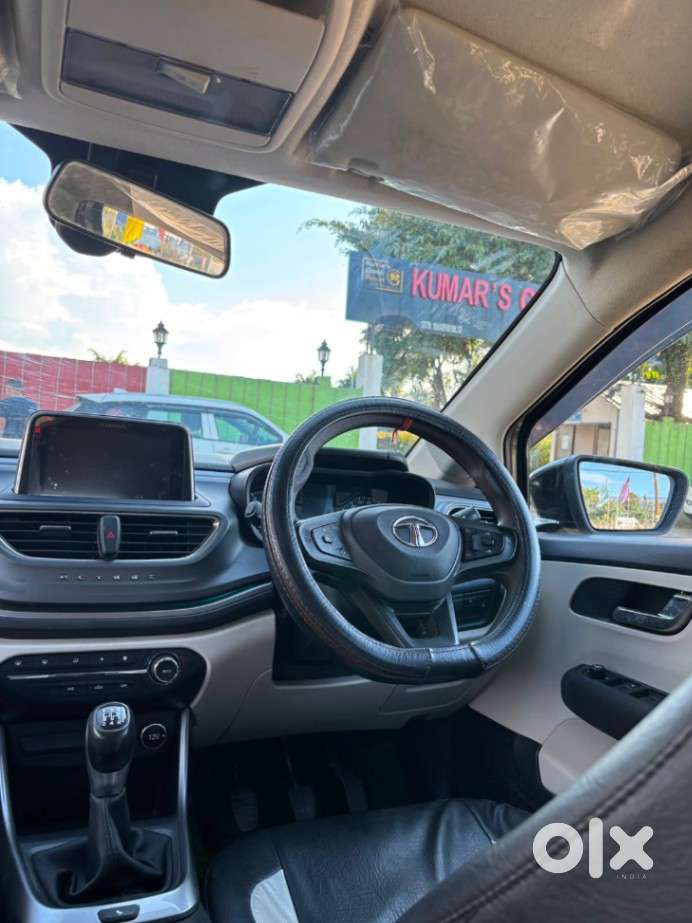 Tata Altroz Xz, 2022, Petrol