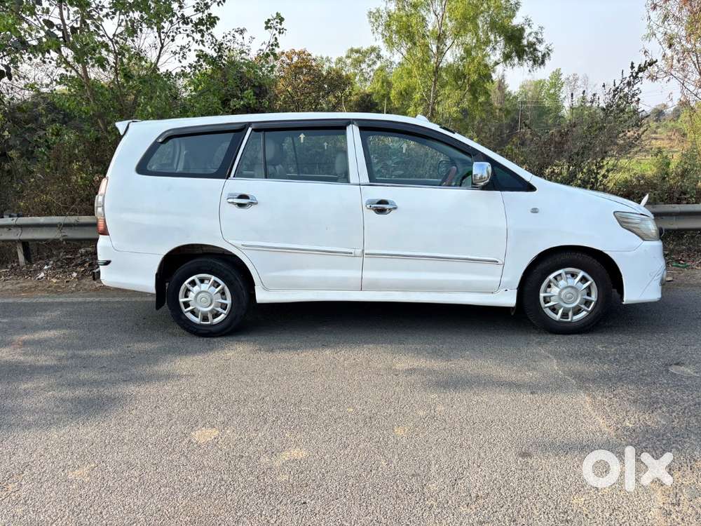 Toyota Innova 2.5 E 2011