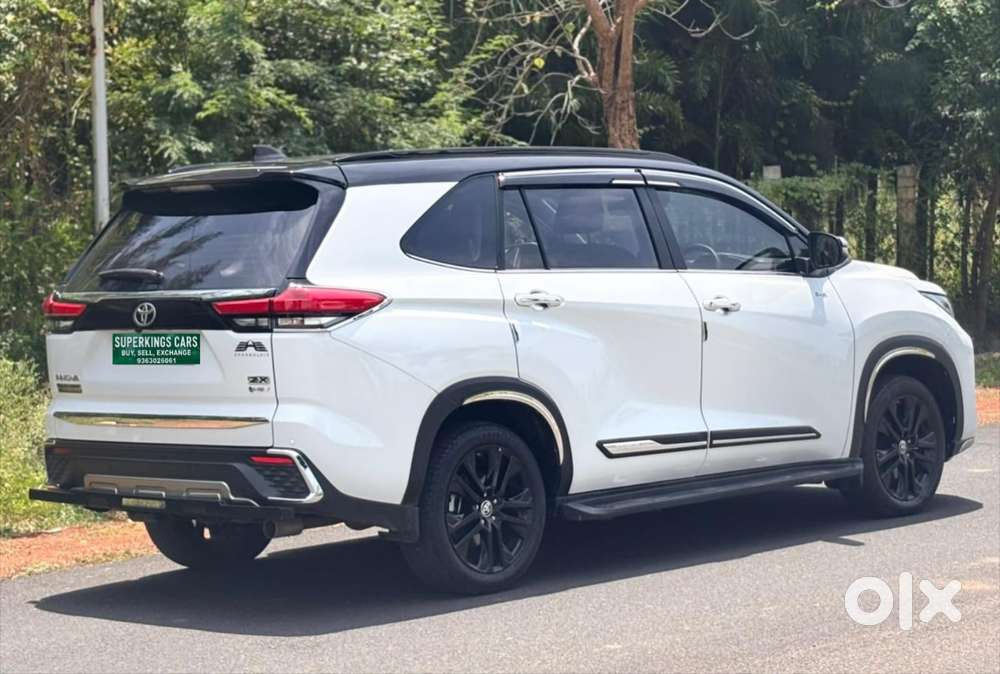 Toyota Innova, 2025, Petrol