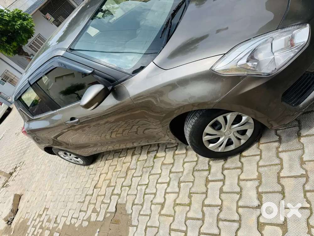 Maruti Suzuki Swift Vxi 2021