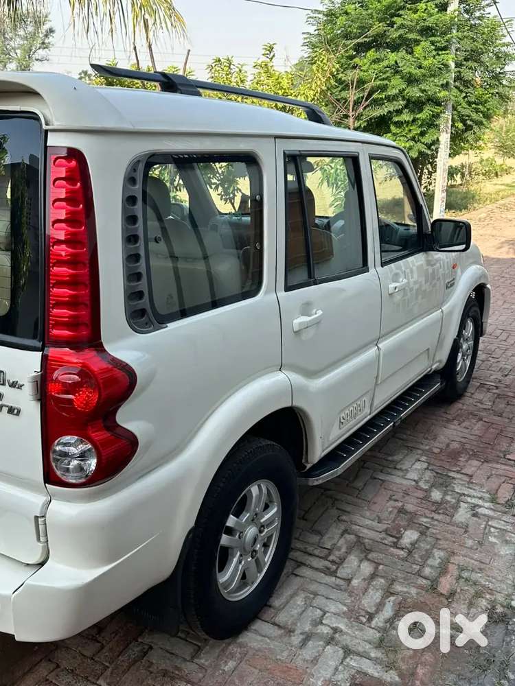 Mahindra Scorpio 2013 Diesel Well Maintained