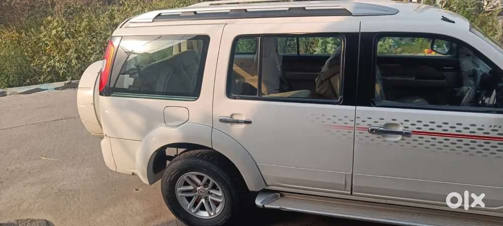 Ford Endeavour Titanium 2010