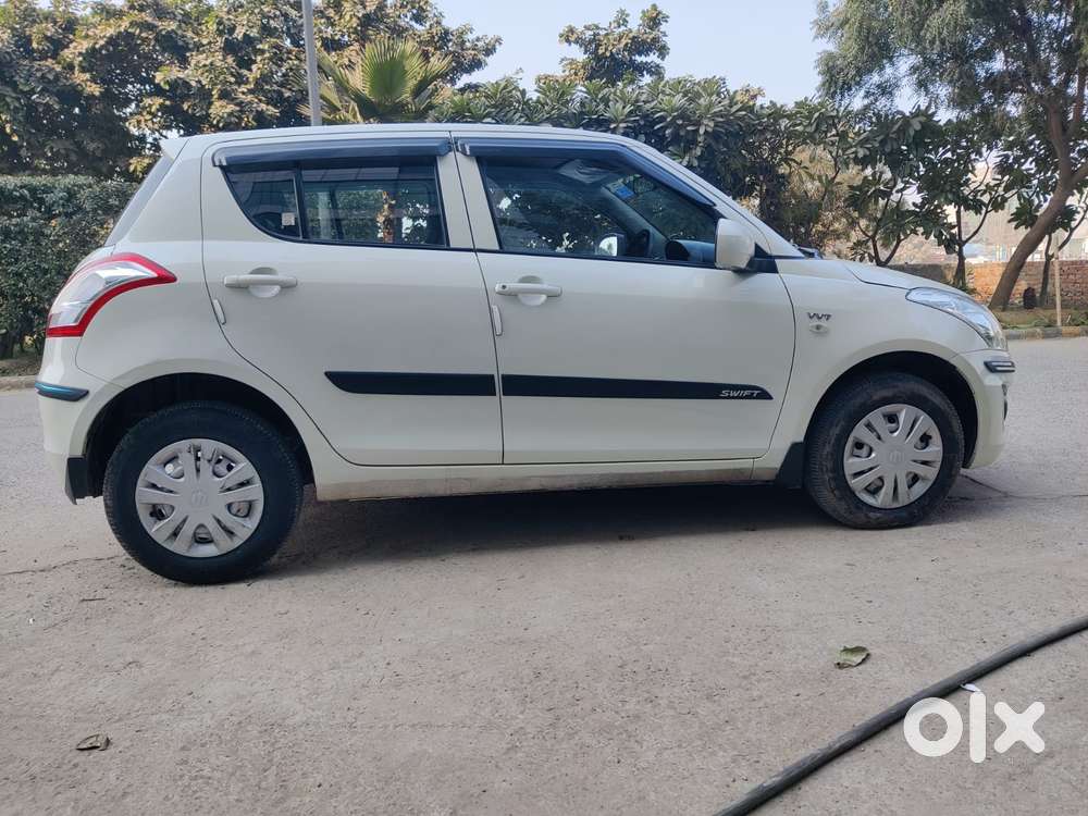 Maruti Suzuki Swift Lxi Optional-o, 2017, Petrol