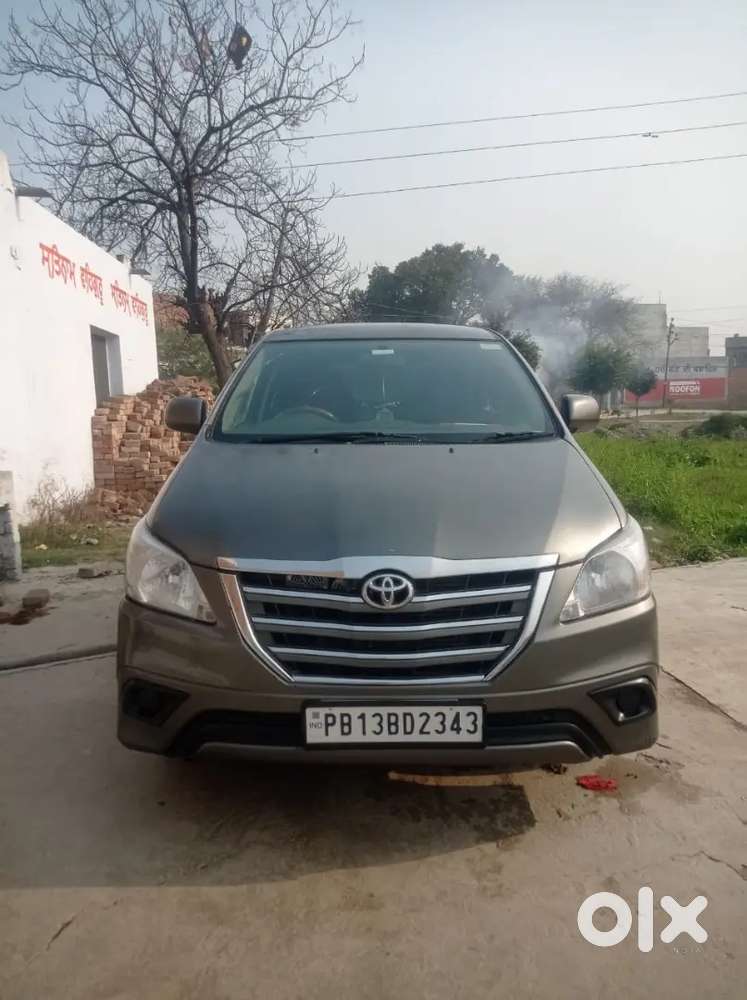 Toyota Innova 2012 Diesel 220000 Km Driven
