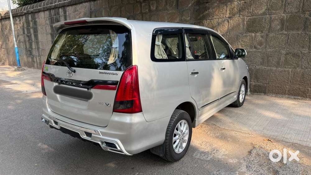 Toyota Innova 2.5 G (diesel) 8 Seater Bs Iv, 2015, Diesel