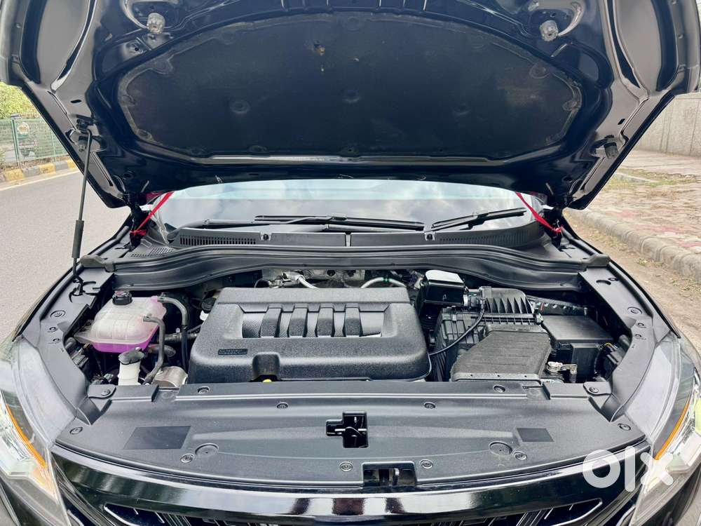 Mahindra Xuv700 2.2 Ax 7 Diesel At Str, 2025, Diesel