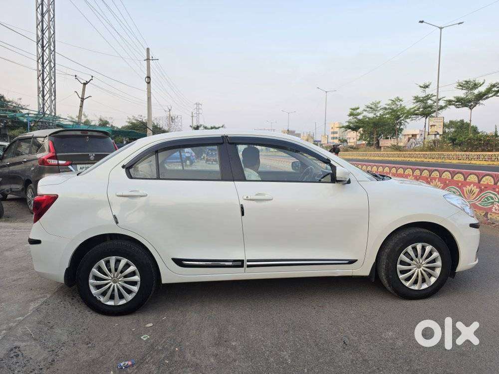 Maruti Suzuki Dzire 1.2 Vxi, 2023, Petrol