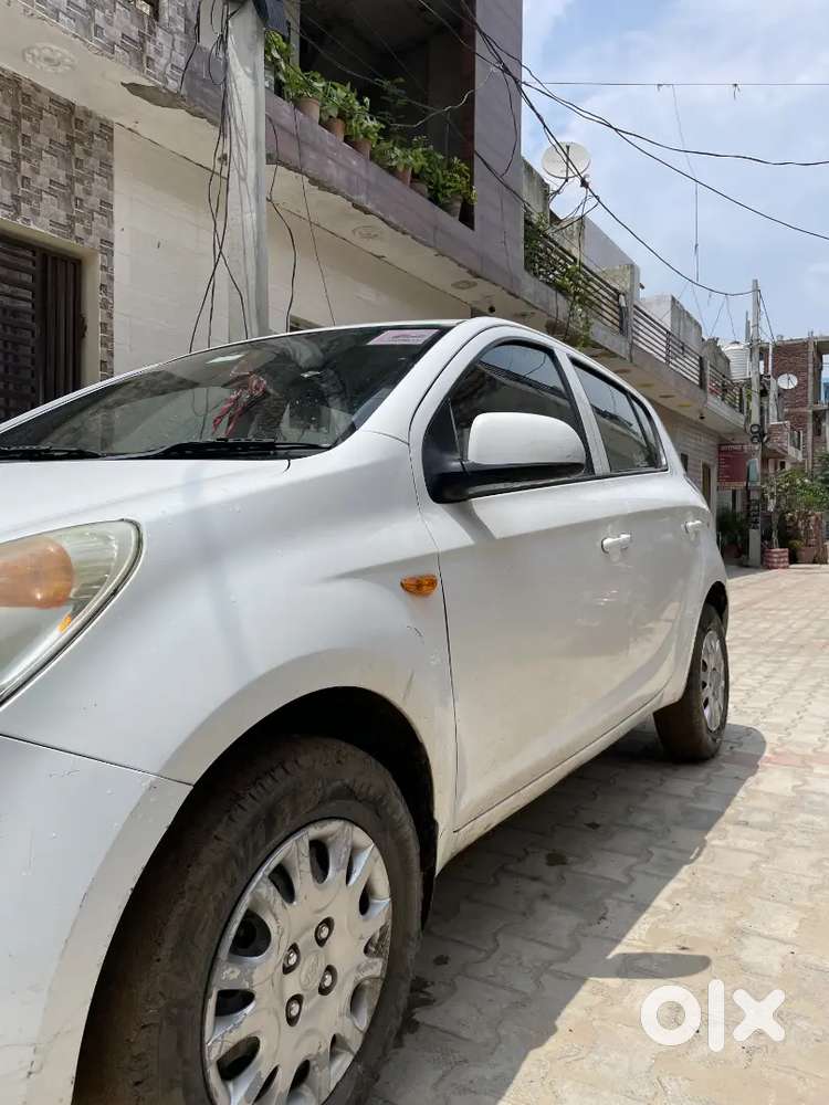 Hyundai Elite I20 Magna 2011