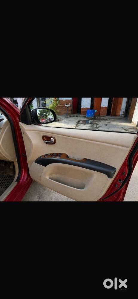 Hyundai Hybrid Car 2013