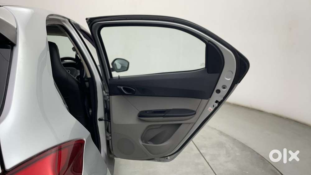 Tata Tiago 1.2 Revotron Xm, 2017, Petrol