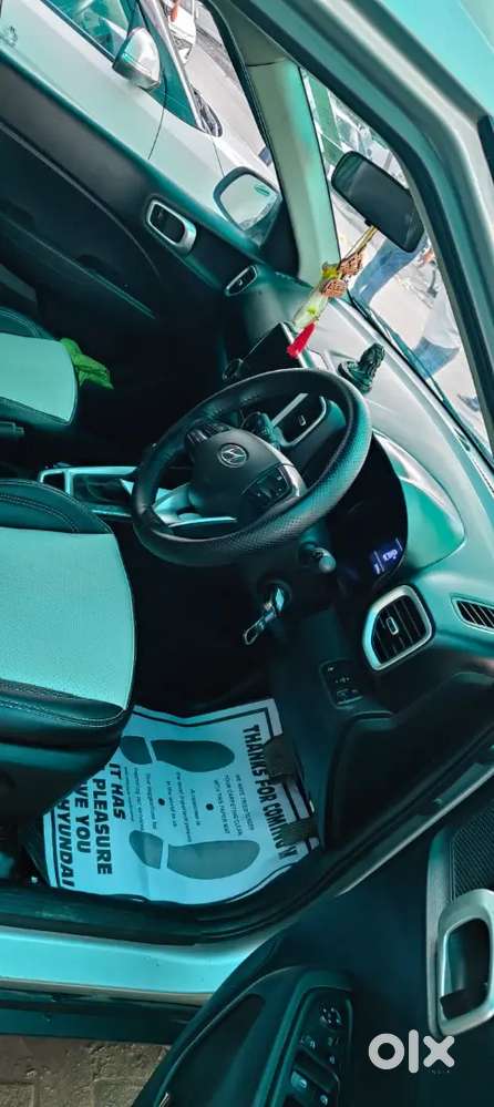 Hyundai Venue 2019 Petrol 69000 Km Driven Automatic