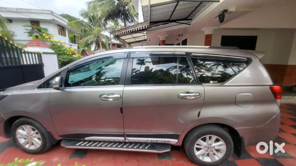 Innova Crysta 2.8g Well Maintained