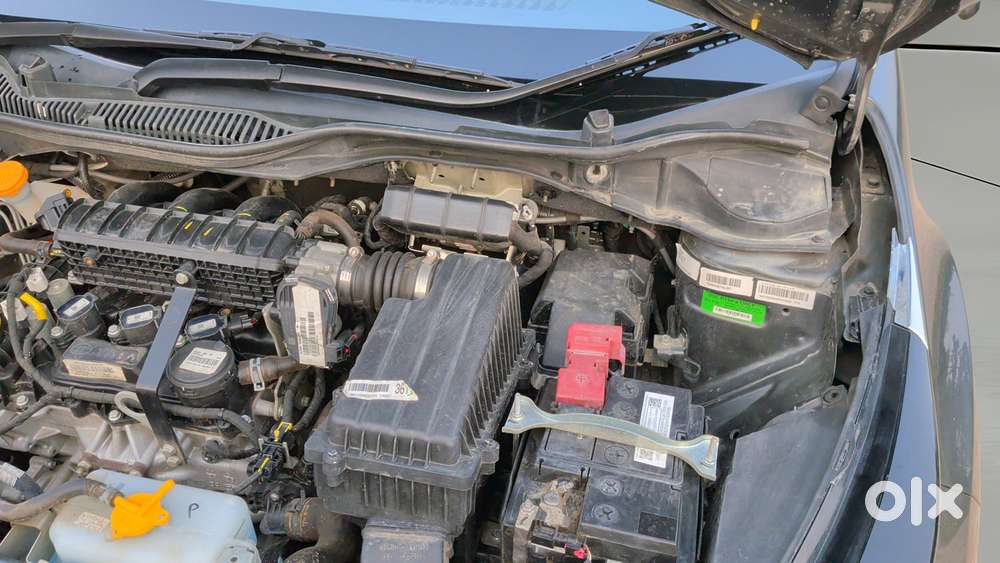 Tata Altroz Xz, 2025, Petrol