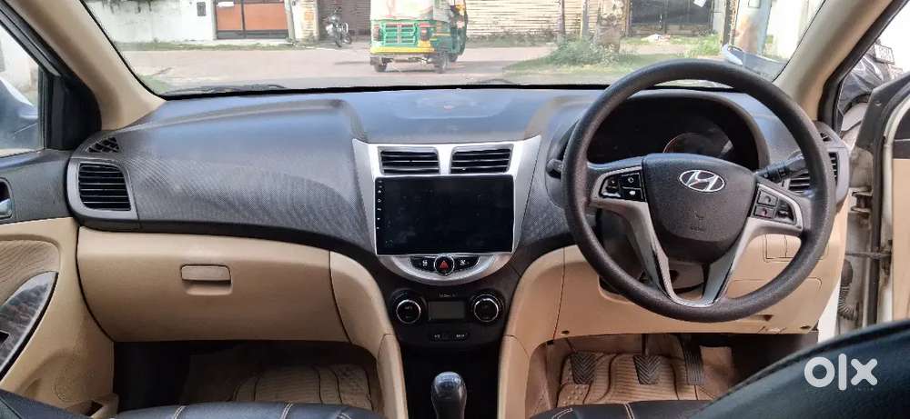 Hyundai Fluidic Verna 2011