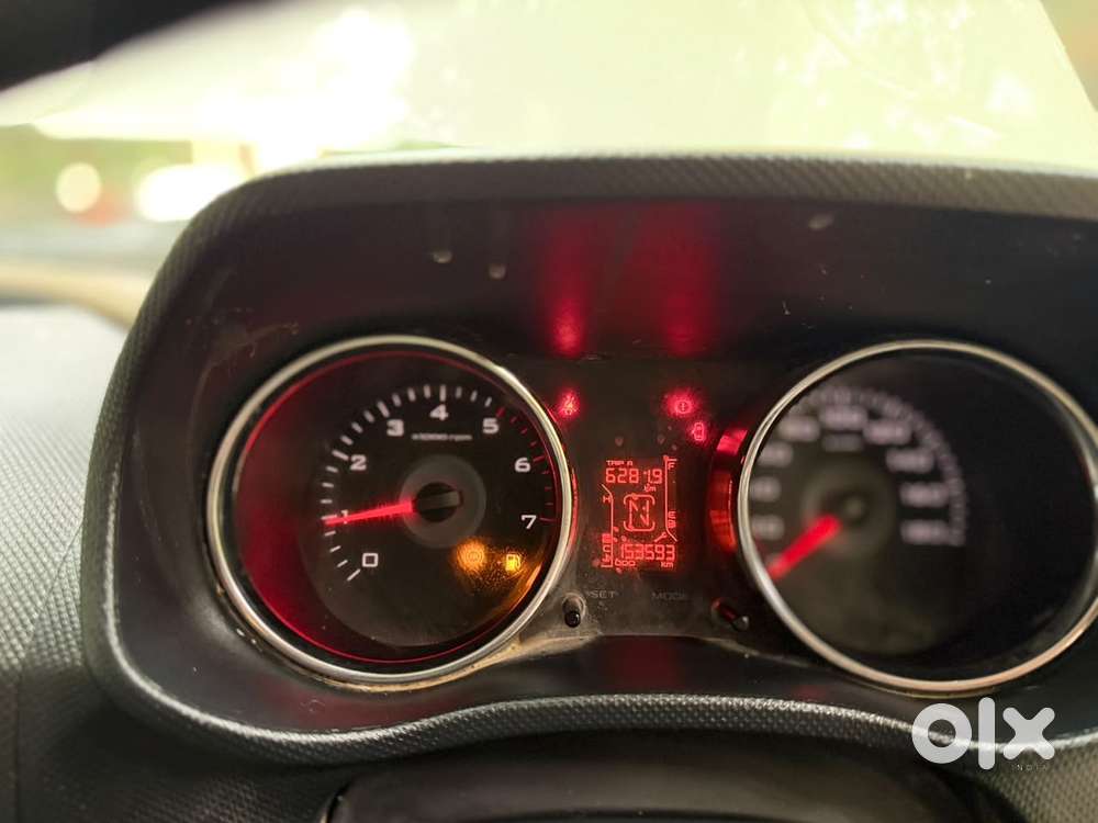 Mahindra Tuv 300 T8, 2016, Diesel