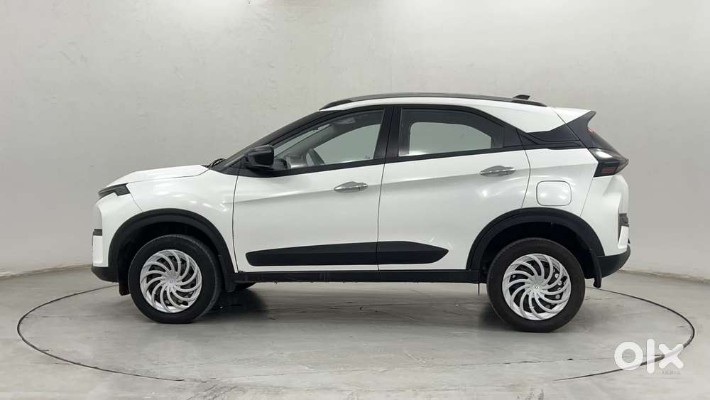 Tata Nexon Pure (s) 1.2 Petrol 6amt, 2024, Petrol