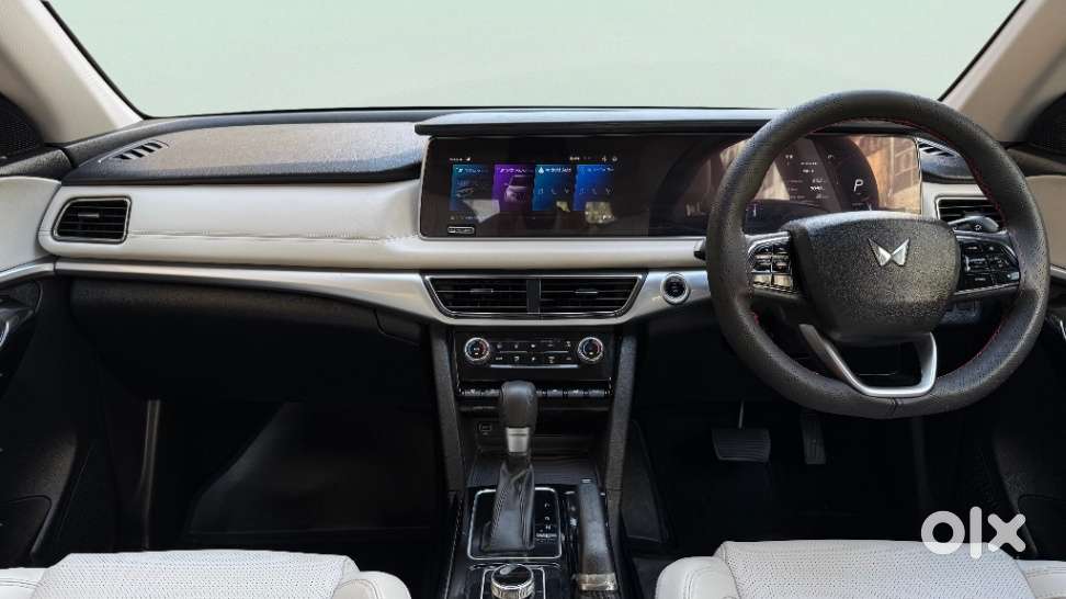 Mahindra Xuv700 2.0 Ax 7 Petrol At Luxury Pack Str, 2025, Diesel