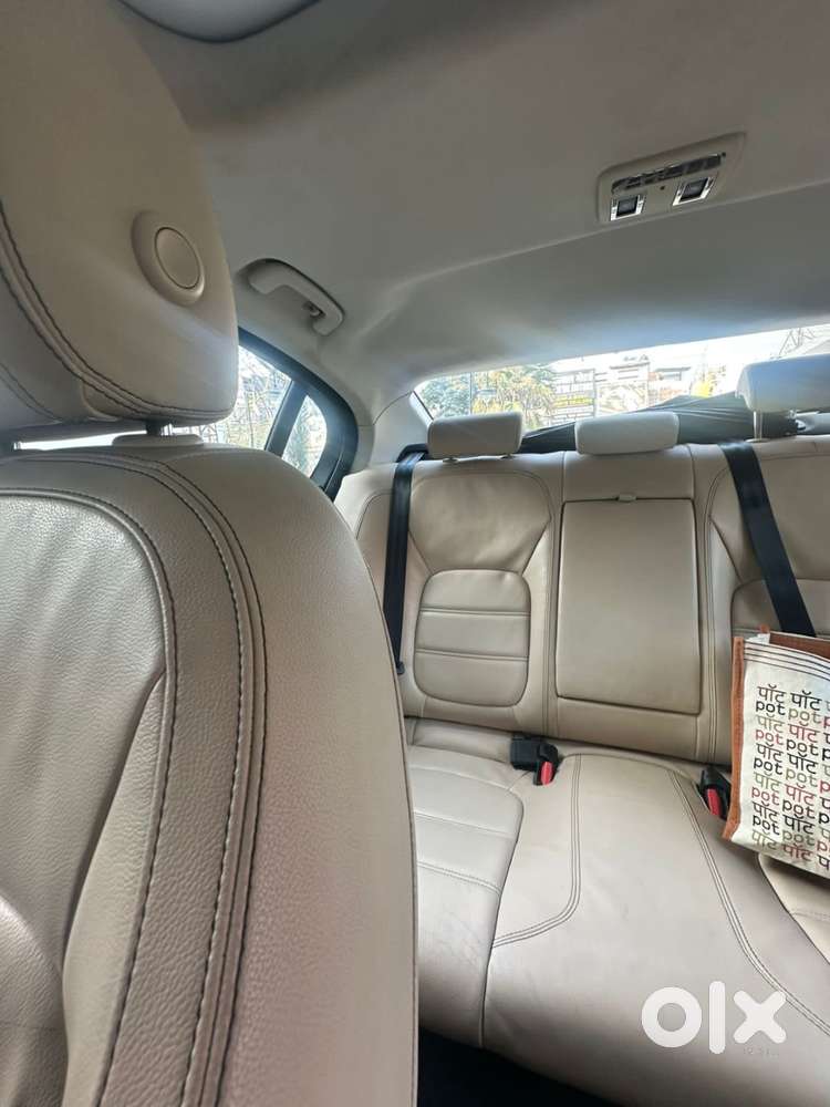 Jaguar Xe 2016 Petrol 27000 Km Driven