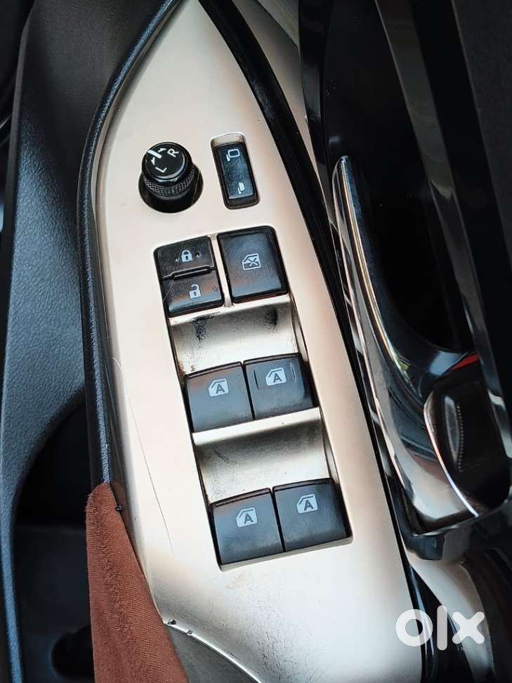Toyota Innova Crysta 2.8z Automatic, 2016, Diesel