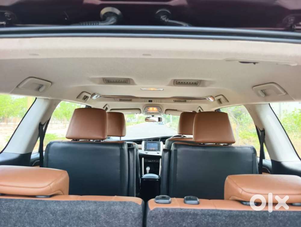Toyota Innova Crysta 2.8 Zx At 7 Seater, 2017, Diesel