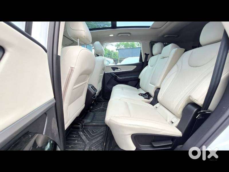 Mahindra Xuv700 Ax7 Awd, 2025, Diesel