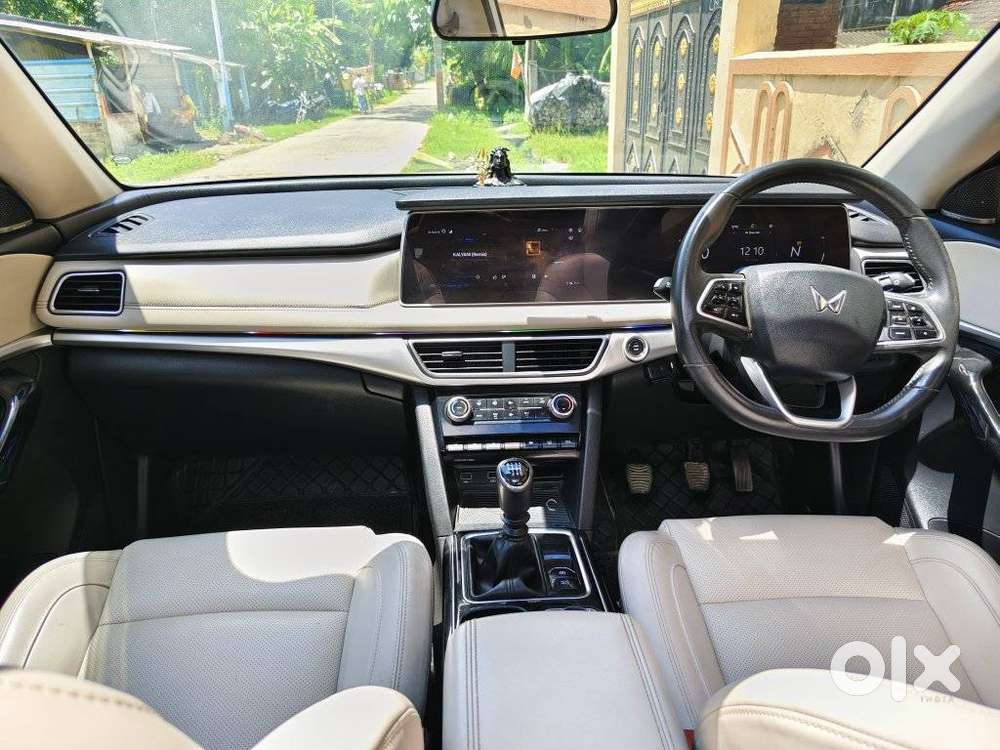 Mahindra Xuv700 2.2 Ax 7 Diesel Mt Luxury Pack Str, 2025, Diesel