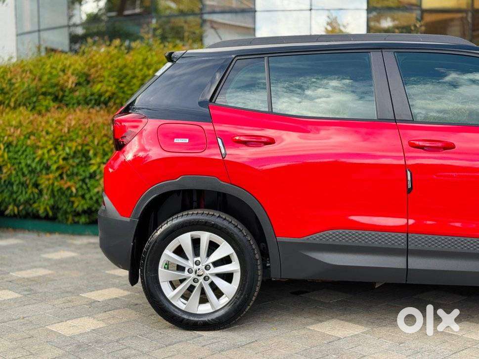 Skoda Kylaq Signature, 2025, Petrol