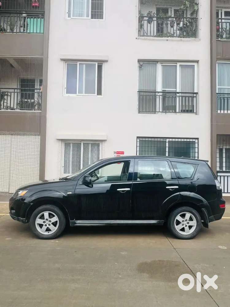 Mitsubishi Outlander Petrol Automatic