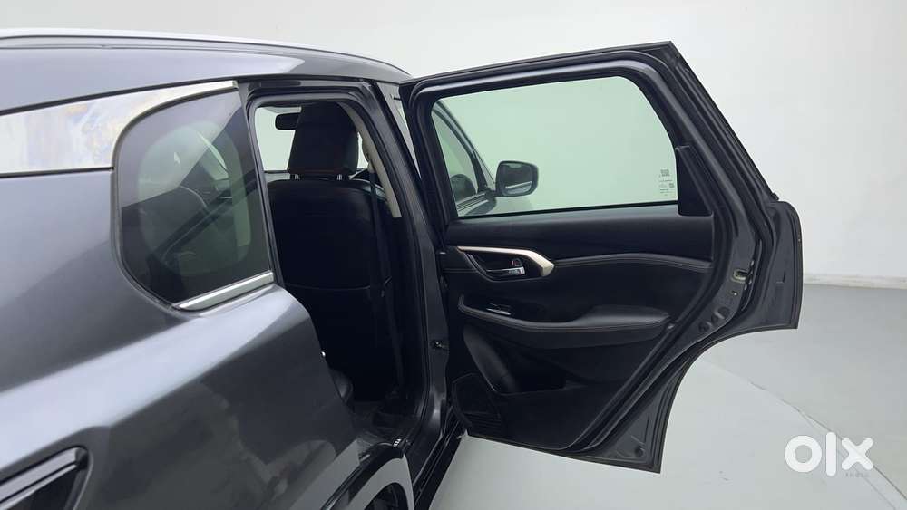 Maruti Suzuki Grand Vitara 1.5 Zeta Plus Intelligent Hybrid Ecvt, 20..