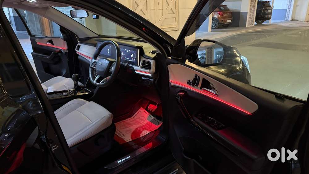 Mahindra Xuv700 Petrol 2024 Pristine Condition