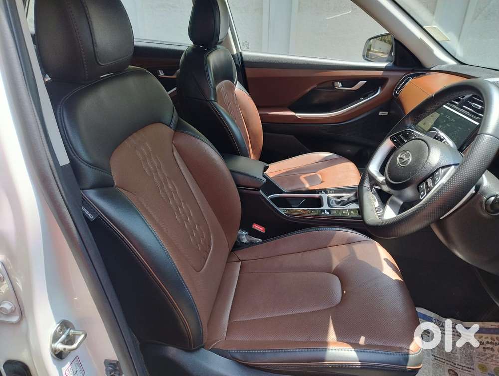 Hyundai Alcazar 2.0 Signature (o) Petrol At 6 Str Dual Tone, 2022, P..