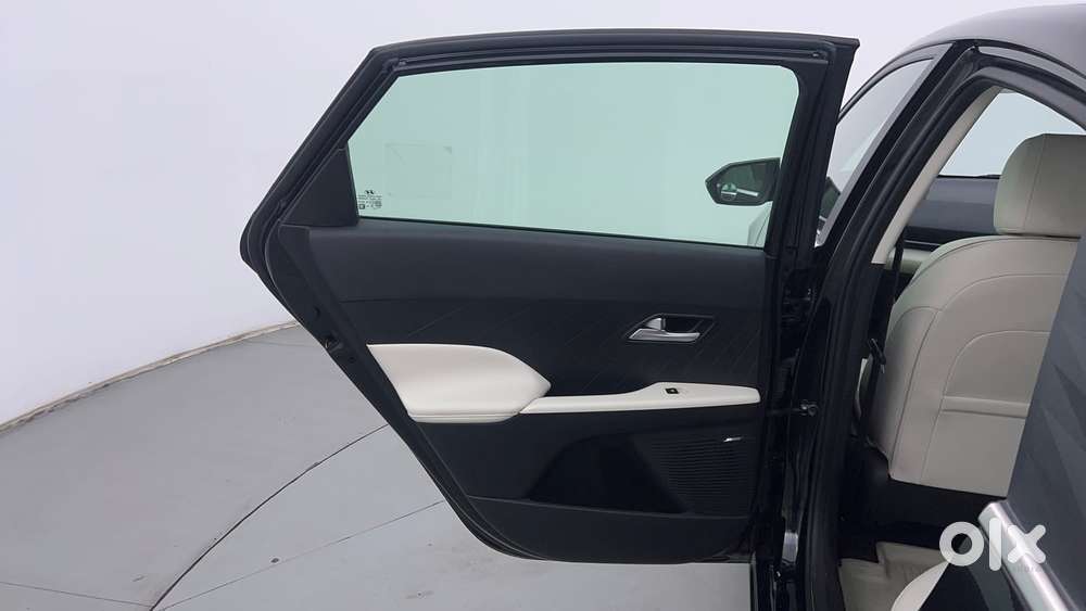 Hyundai Verna 1.5 Sx (o) Petrol Mt, 2023, Petrol