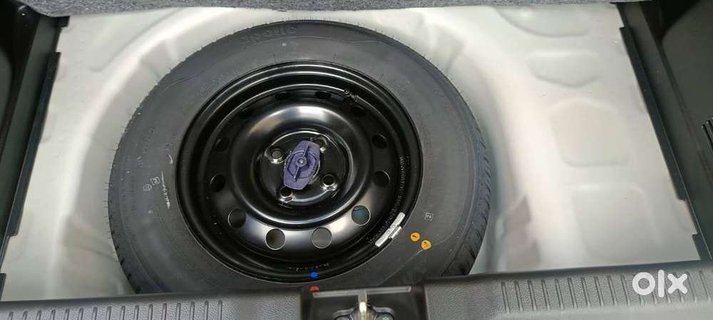 Maruti Swift Vxi 2024 With  Acessories And Extended Waranty