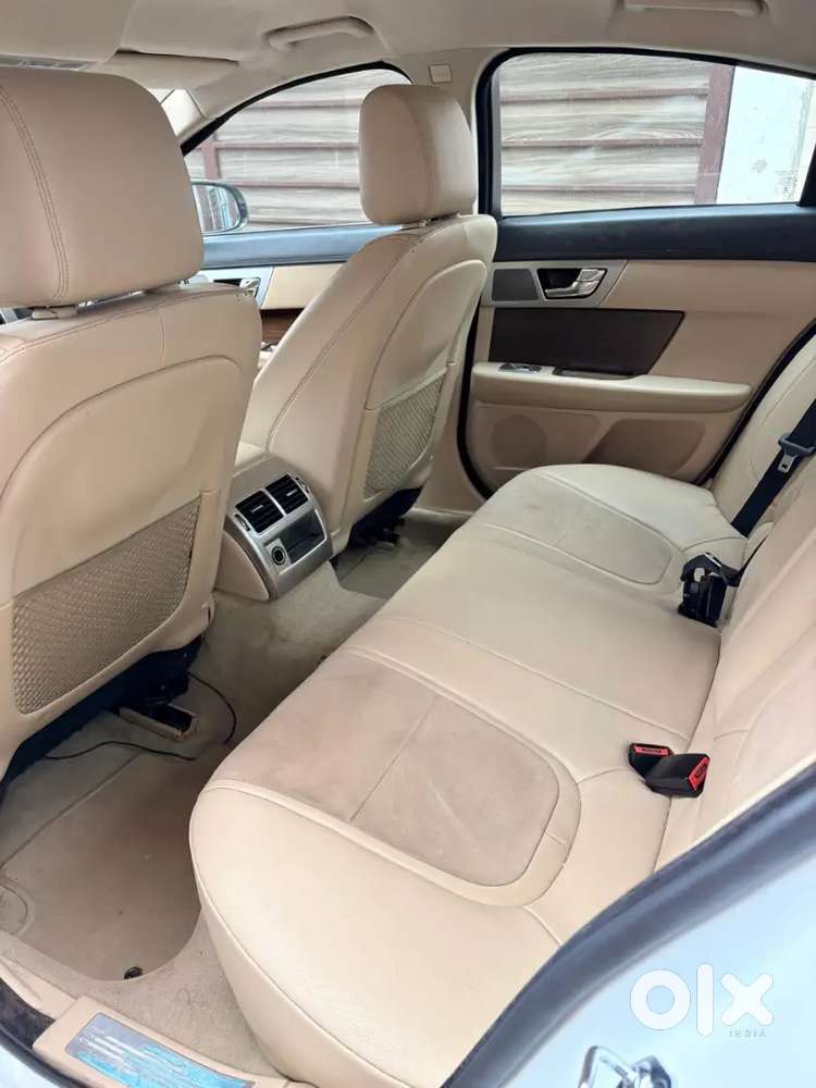 Jaguar Xf 2015 Diesel 65000 Km Driven