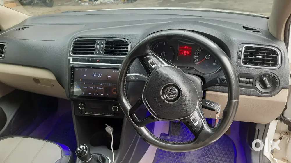 Polo  Full Option Middle   2 Key  New Insurance