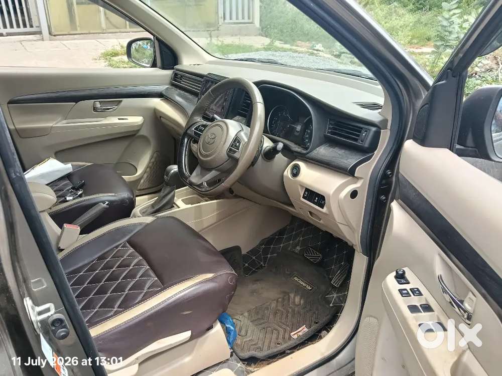 Toyota Rumion (ertiga ) V  Cvt At 2024 Top End